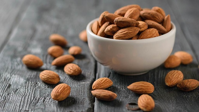 almonds in a bowl food allergy